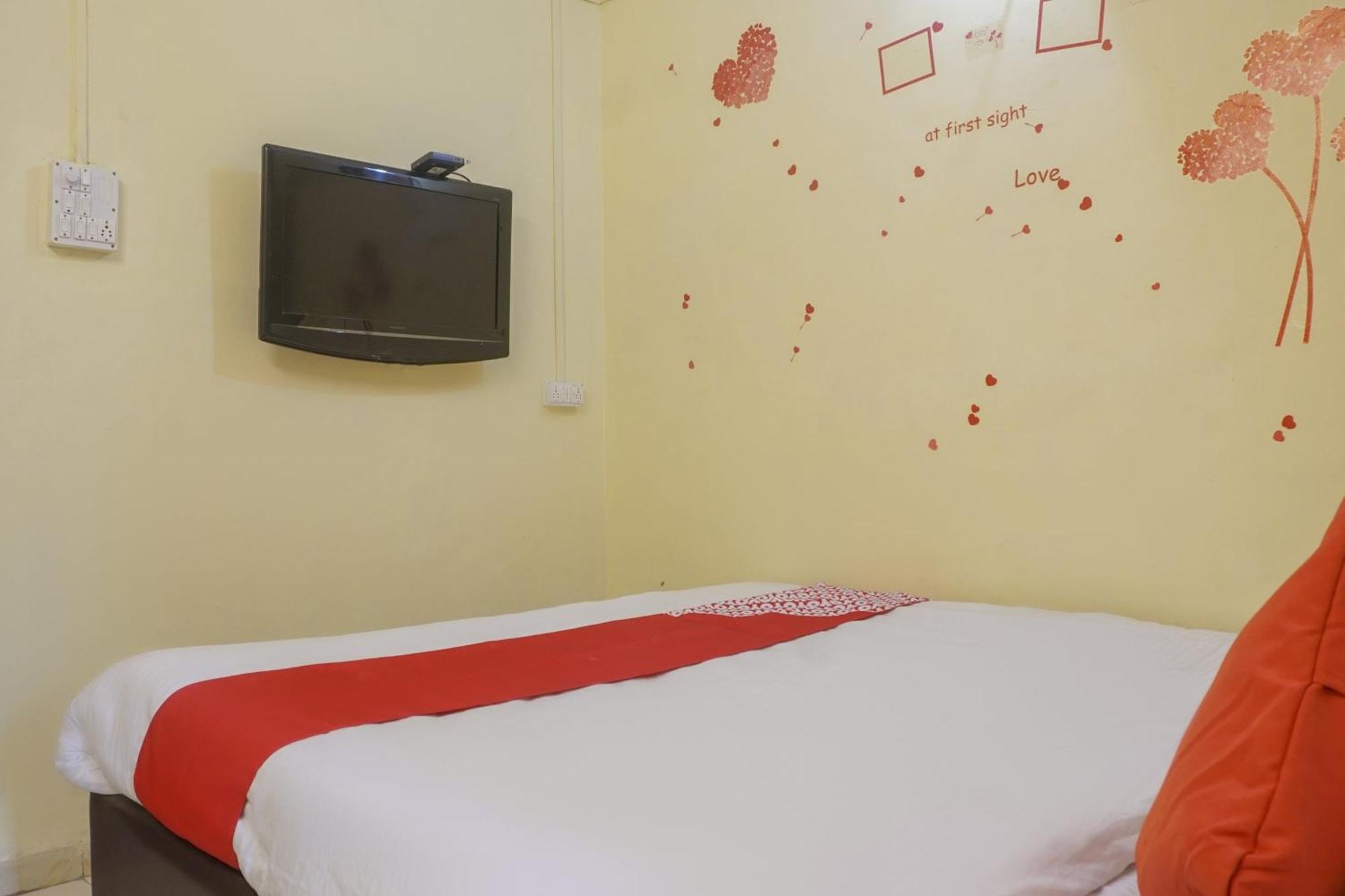 Hotel O R K Hotel Pimpri-Chinchwad Exterior foto